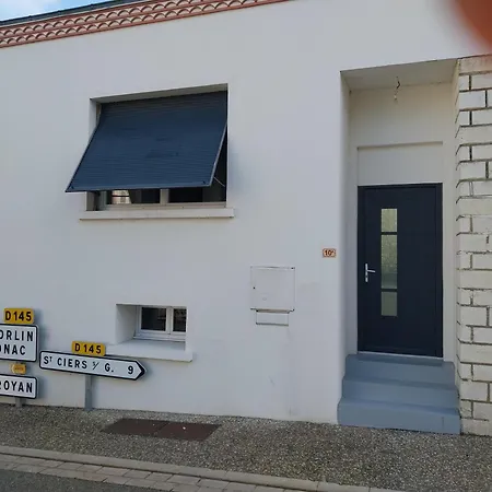 Julie Apartment Saint-Bonnet-sur-Gironde