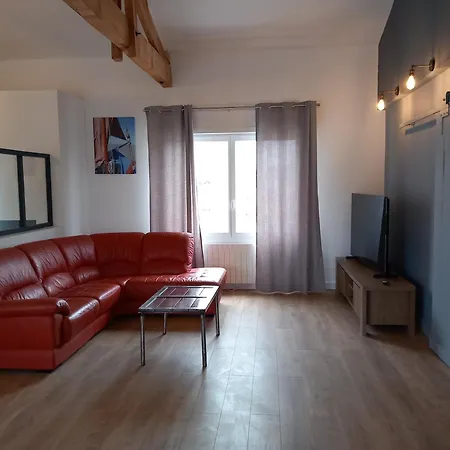 Julie Apartment *